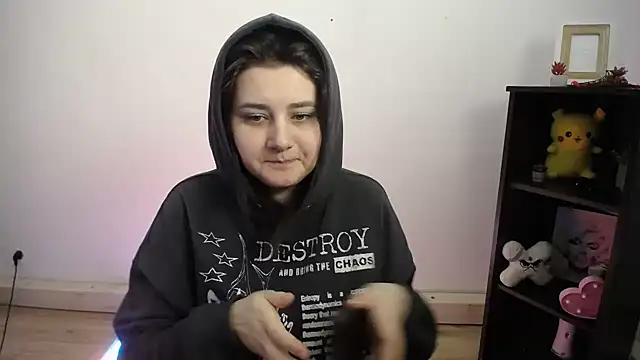 Katrin kiss  online show from February 23, 2026, 2:14 pm