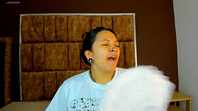 Kitty ravee online show from September 15, 2025, 7:36 pm