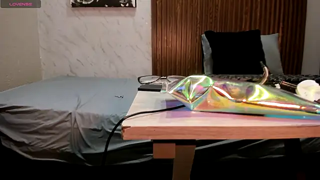 Snapshot of GiaBlaze_ chatting on November 16, 2025, 3:34 am GiaBlaze online show from November 16, 2025, 3:34 am