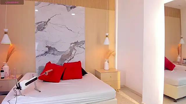 DollyBrowncc online show from September 16, 2025, 4:02 am