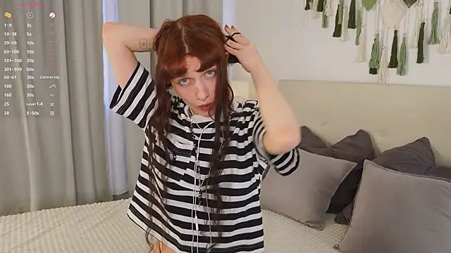 LeelooYolo online show from April 11, 2026, 3:49 pm