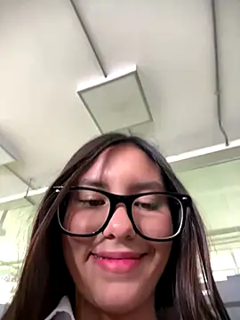 Katie rawwww online show from September 8, 2025, 2:49 pm