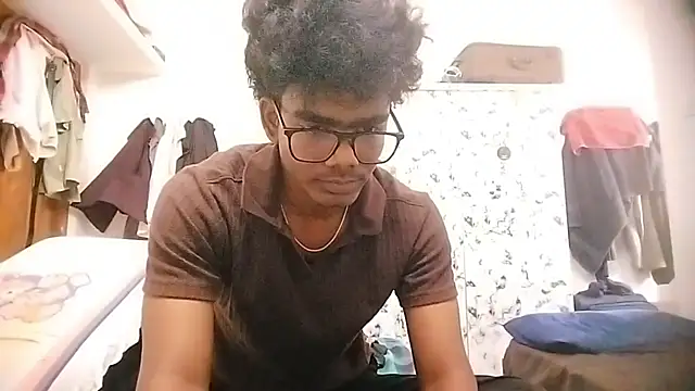 Snapshot of Rahulisagoodguy chatting on November 12, 2025, 9:42 am Rahulisagoodguy online show from November 12, 2025, 9:42 am