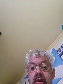 Snapshot of Fonse1860 chatting on June 10, 2026, 6:01 am Fonse1860 online show from June 10, 2026, 6:01 am