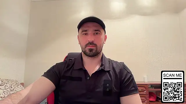 Snapshot of Hard_to_Obey chatting on May 6, 2026, 7:19 pm Hard to Obey online show from May 6, 2026, 7:19 pm