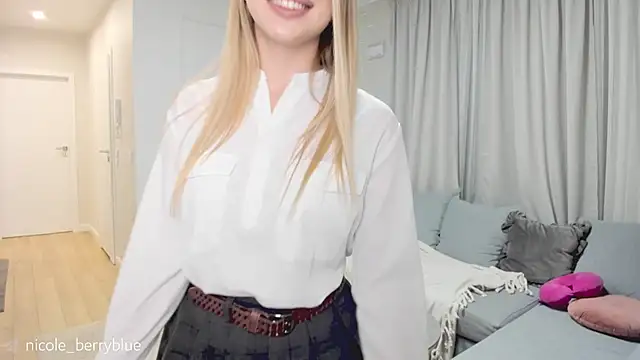 nicole blueberry online show from September 29, 2025, 8:24 pm