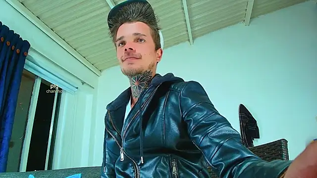 Snapshot of Gold_Loyal77 chatting on September 14, 2025, 4:11 am Gold Loyal77 online show from September 14, 2025, 4:11 am