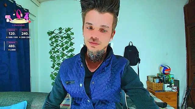 Snapshot of Gold_Loyal77 chatting on October 7, 2025, 2:42 am Gold Loyal77 online show from October 7, 2025, 2:42 am