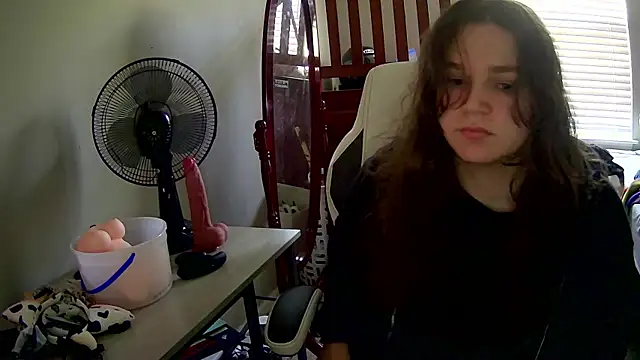 Snapshot of Elli-Ixby chatting on November 14, 2025, 4:17 pm Elli-Ixby online show from November 14, 2025, 4:17 pm