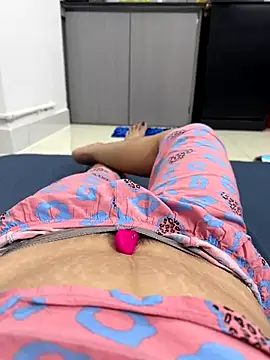 sharon-Hanna online show from October 20, 2025, 12:38 pm