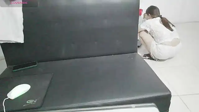 Owe chan online show from October 10, 2025, 1:10 pm