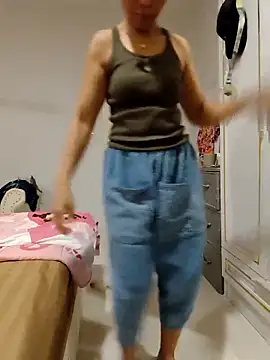 Snapshot of Mama_Eva_1 chatting on May 2, 2026, 1:10 am Mama Eva 1 online show from May 2, 2026, 1:10 am