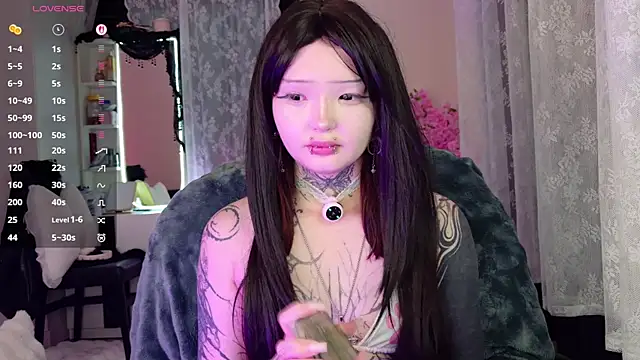 Snapshot of Lein_Bone chatting on April 19, 2026, 12:11 am Lein Bone online show from April 19, 2026, 12:11 am