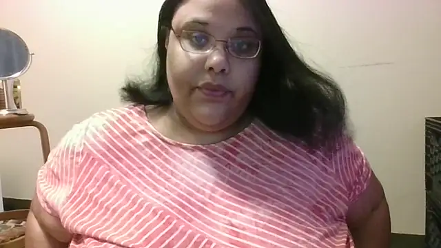 Snapshot of SexyBBW10790 chatting on October 25, 2025, 11:10 pm SexyBBW10790 online show from October 25, 2025, 11:10 pm