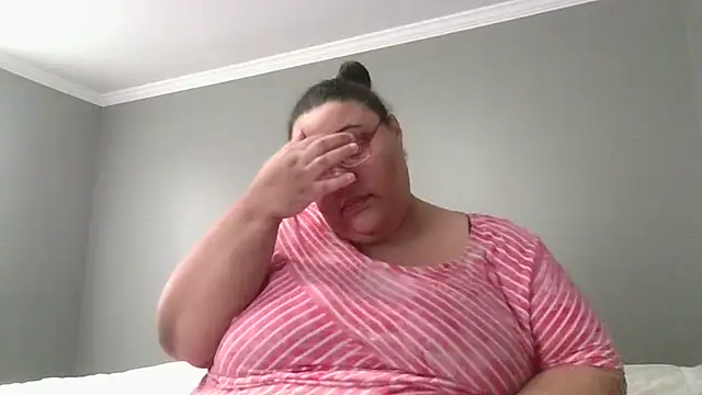 Snapshot of SexyBBW10790 chatting on February 25, 2026, 3:21 pm SexyBBW10790 online show from February 25, 2026, 3:21 pm