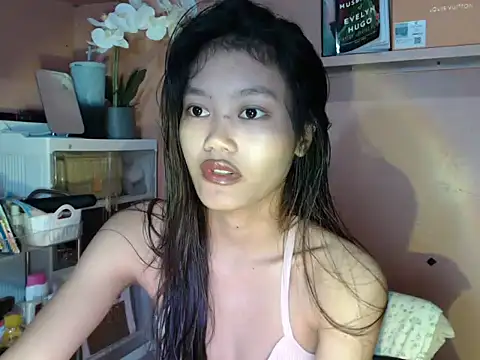 skinny gracie online show from October 7, 2025, 2:20 am