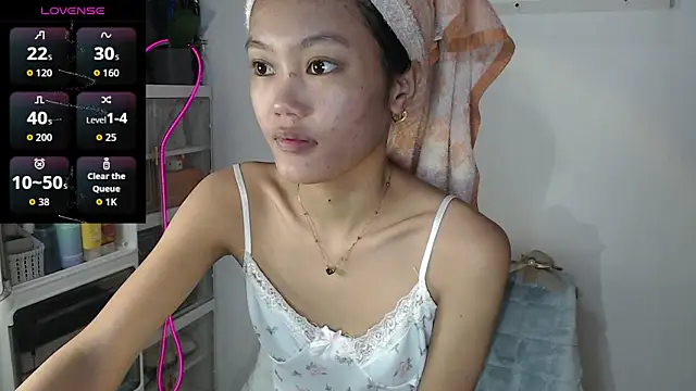 Snapshot of skinny_gracie chatting on June 9, 2026, 2:23 am skinny gracie online show from June 9, 2026, 2:23 am