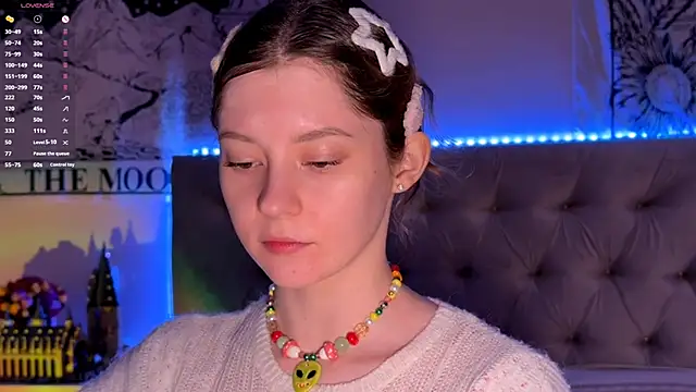 IrisPurrphy online show from December 15, 2025, 1:04 pm