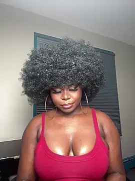 WomanNextdoor1 online show from March 31, 2026, 10:54 pm