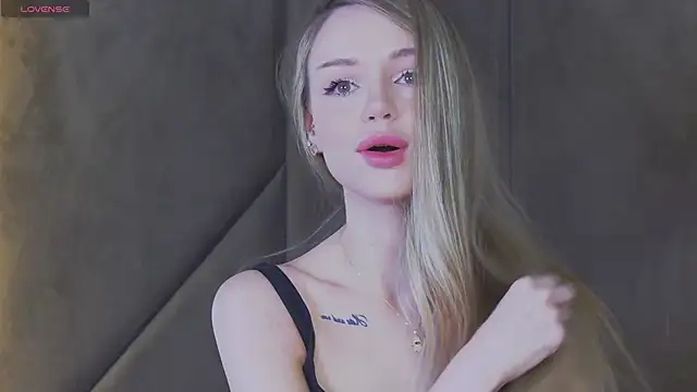 MarilynNova online show from June 5, 2026, 5:36 am