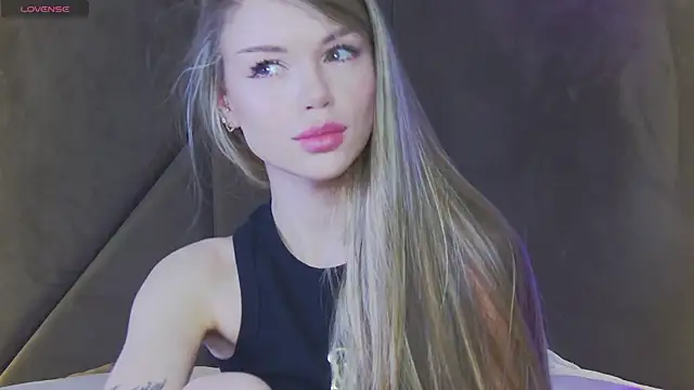 Snapshot of MarilynNova chatting on June 13, 2026, 4:10 am MarilynNova online show from June 13, 2026, 4:10 am
