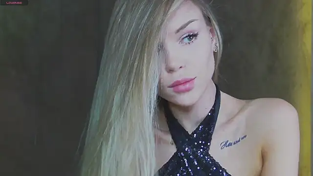 Snapshot of MarilynNova chatting on June 21, 2026, 4:04 am MarilynNova online show from June 21, 2026, 4:04 am