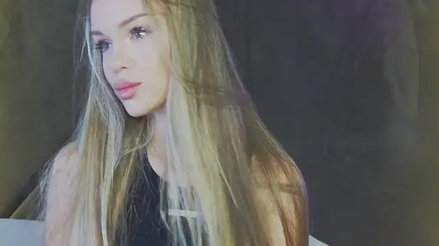 Snapshot of MarilynNova chatting on June 27, 2026, 4:28 am MarilynNova online show from June 27, 2026, 4:28 am