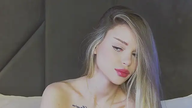 Snapshot of MarilynNova chatting on July 3, 2026, 5:25 am MarilynNova online show from July 3, 2026, 5:25 am