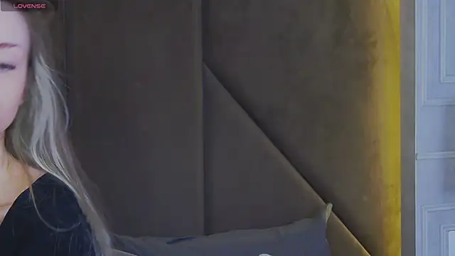 Snapshot of MarilynNova chatting on July 12, 2026, 5:31 am MarilynNova online show from July 12, 2026, 5:31 am