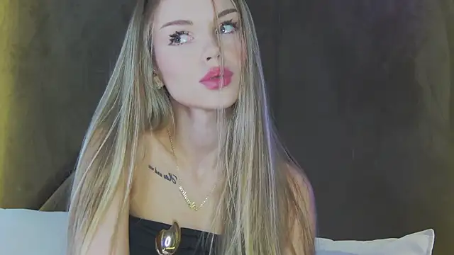 Snapshot of MarilynNova chatting on July 21, 2026, 6:38 am MarilynNova online show from July 21, 2026, 6:38 am