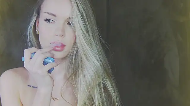 Snapshot of MarilynNova chatting on July 22, 2026, 4:15 am MarilynNova online show from July 22, 2026, 4:15 am