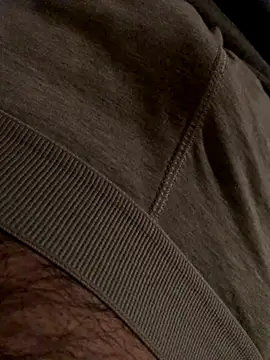 Snapshot of MuzzyFacing chatting on November 27, 2025, 10:23 pm MuzzyFacing online show from November 27, 2025, 10:23 pm