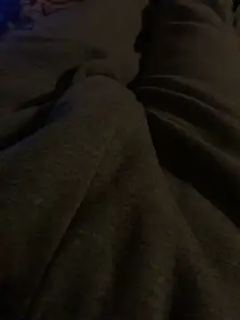 Snapshot of MuzzyFacing chatting on February 5, 2026, 5:06 pm MuzzyFacing online show from February 5, 2026, 5:06 pm