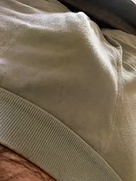 Snapshot of MuzzyFacing chatting on March 20, 2026, 12:43 pm MuzzyFacing online show from March 20, 2026, 12:43 pm