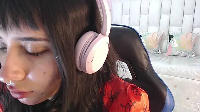 allyssa bellini s online show from September 21, 2025, 3:35 pm