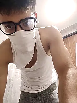 Snapshot of mrmasseur06 chatting on April 11, 2026, 7:40 pm mrmasseur06 online show from April 11, 2026, 7:40 pm