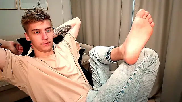 MrSexyCum4U online show from October 1, 2025, 1:50 pm