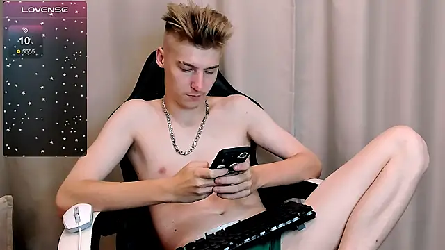 MrSexyCum4U online show from October 8, 2025, 10:18 pm