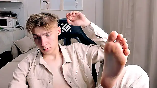 MrSexyCum4U online show from November 20, 2025, 2:28 pm