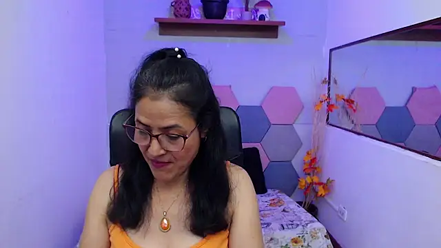 AmandaPeet online show from October 2, 2025, 8:05 pm