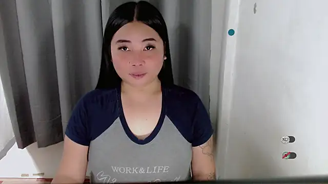 Snapshot of Yhana_Slut chatting on September 23, 2025, 5:10 am Yhana Slut online show from September 23, 2025, 5:10 am