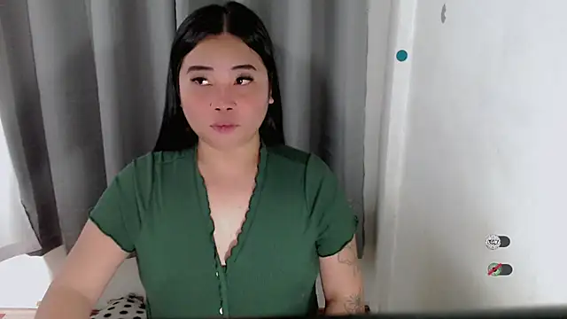 Snapshot of Yhana_Slut chatting on September 24, 2025, 11:13 am Yhana Slut online show from September 24, 2025, 11:13 am