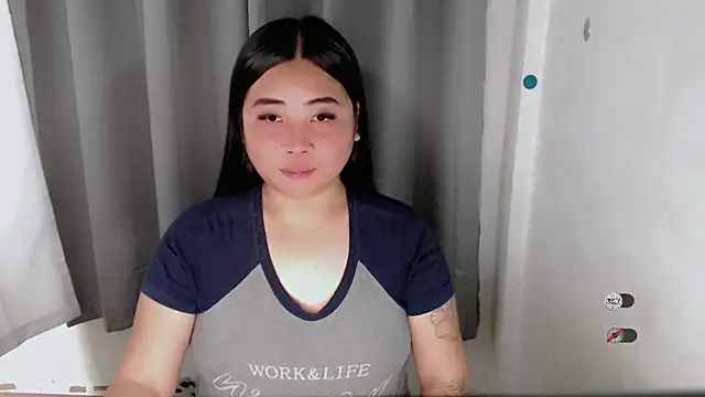 Snapshot of Yhana_Slut chatting on September 25, 2025, 4:27 am Yhana Slut online show from September 25, 2025, 4:27 am