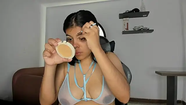 Aleja-02 online show from October 8, 2025, 9:23 pm