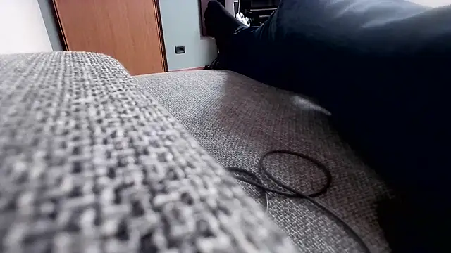 cucciolotto76 online show from November 13, 2025, 8:08 pm