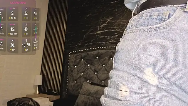 Snapshot of violett__golden chatting on September 10, 2025, 5:40 am violett golden online show from September 10, 2025, 5:40 am