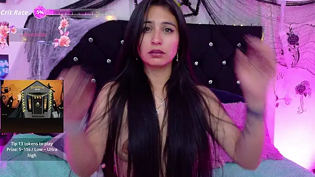 Snapshot of queen_smiley chatting on October 31, 2025, 4:57 am queen smiley online show from October 31, 2025, 4:57 am