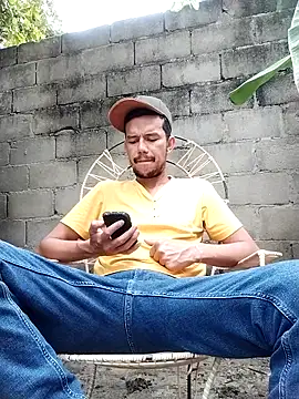 Snapshot of _andytop chatting on December 3, 2025, 12:36 pm andytop online show from December 3, 2025, 12:36 pm