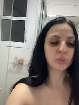 yumi-hot online show from July 25, 2026, 5:32 pm