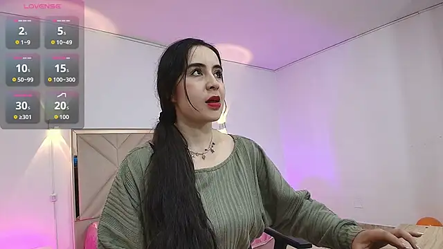 Snapshot of Violet_tay1 chatting on October 7, 2025, 11:18 am Violet tay1 online show from October 7, 2025, 11:18 am